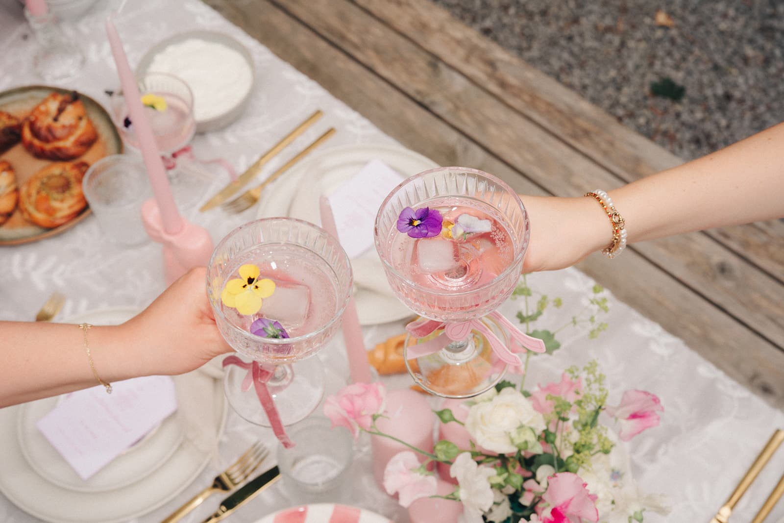 Pink brunch tafel styling